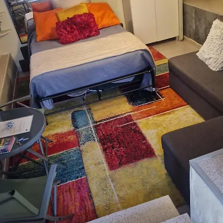 Apartment Life Carabassi